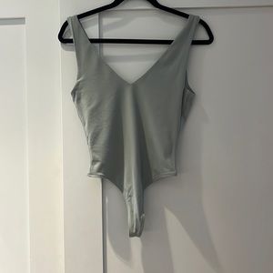 Aritzia Babaton Contour V-Neck Bodysuit